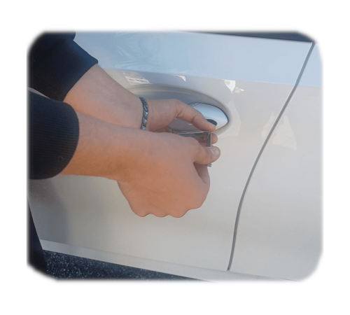 Apertura portiera auto​, sportelli della macchina bloccati.